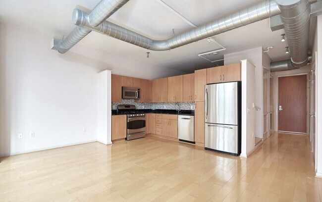 Foto del edificio - Great 3rd Floor 2BR/2BA Condo (with Parkin...