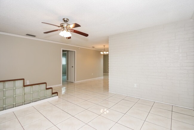 Foto del edificio - 9521 NW 25th St