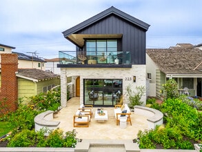 Building Photo - 223 Orchid Ave