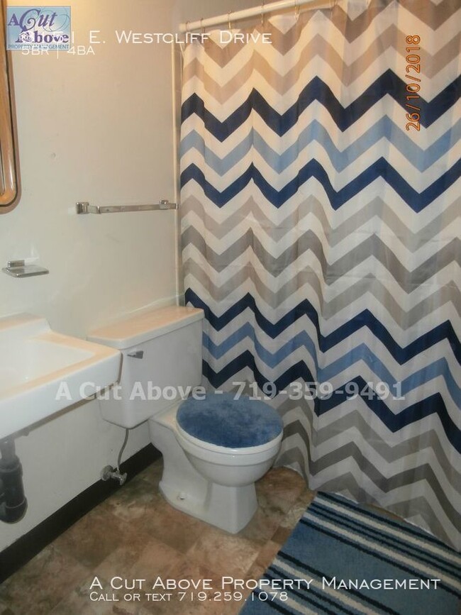 Building Photo - 3151 Westcliff Dr E
