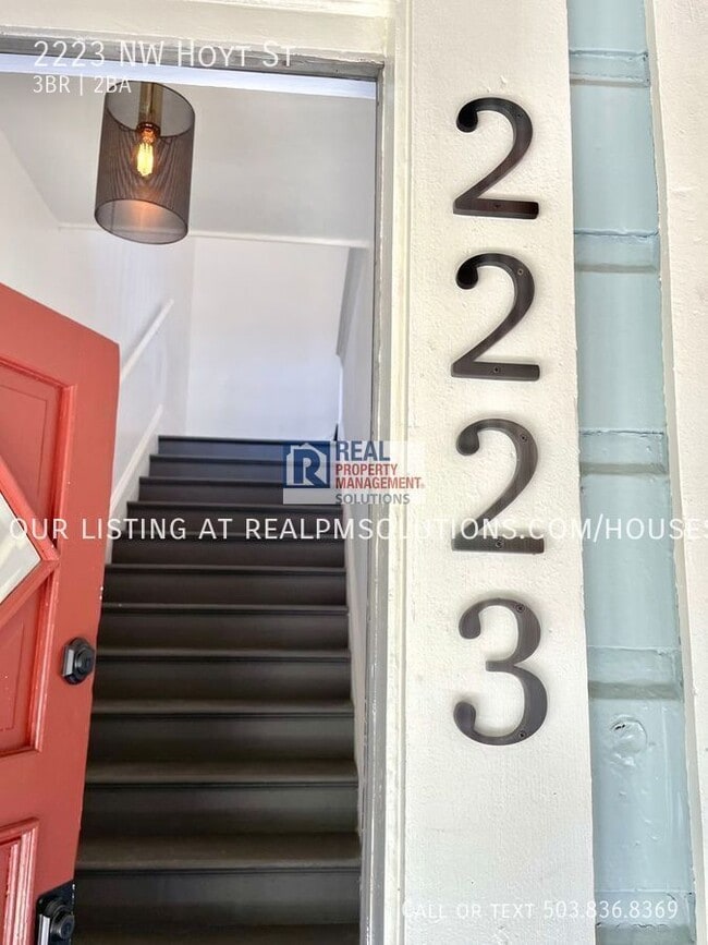 Building Photo - 2223 NW Hoyt St