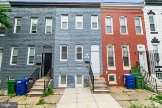 Building Photo - 1528 Holbrook St