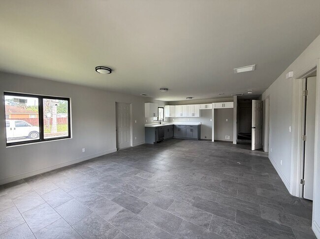Foto del edificio - 2806 NW 9th Ct