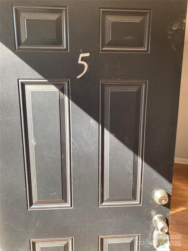 Foto del edificio - 3805 Miriam Dr