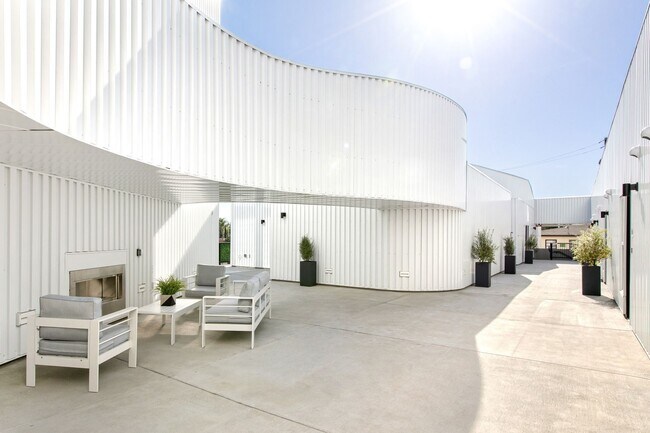 Foto del edificio - Modern - 2 Story Loft