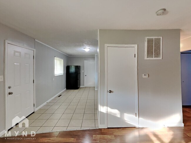 Foto del edificio - 3049 Bluefield Dr