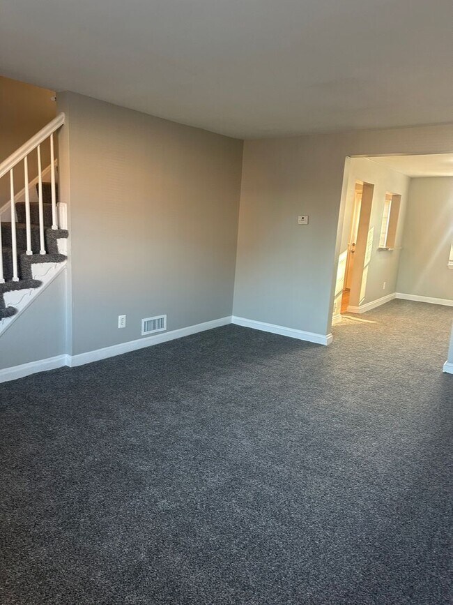 Foto del edificio - Beautiful 3 bedroom, 1 1/2 bath home in We...