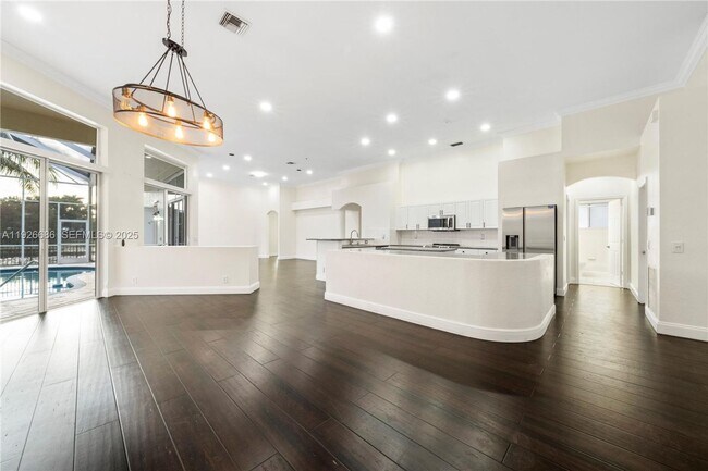Building Photo - 2893 Oakbrook Dr