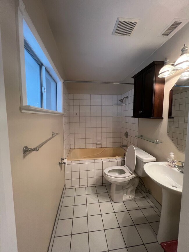 Foto del edificio - 3 bed, 2 Bath North Hills Pool Home with RV Access