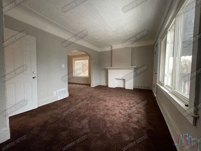 Building Photo - 4249 Elmhurst