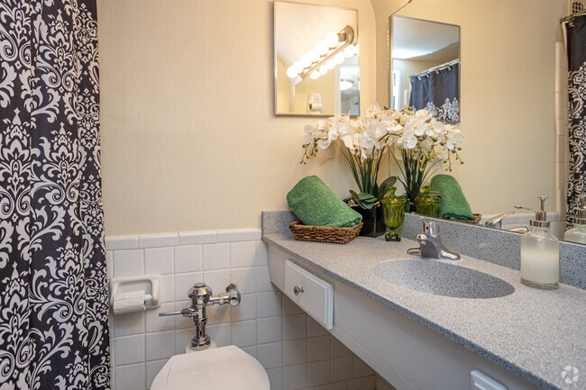 Studio, 1BR - 400SF - The Georgian