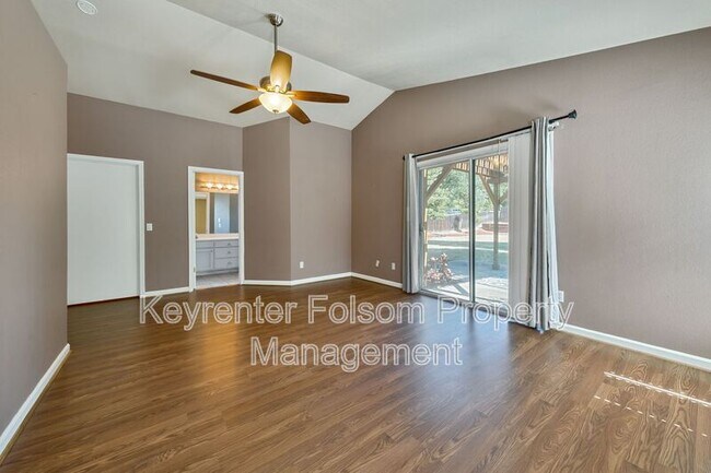 Foto del edificio - 617 Vernon Oaks Dr