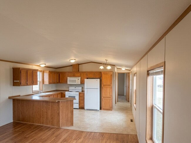 Building Photo - Spacious 3BR/2BA Home in the Heights with Oversized Trex Deck & Central A/C