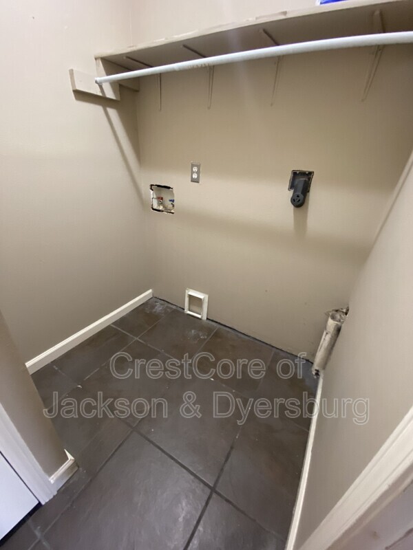 Building Photo - 129 Wheatley Dr