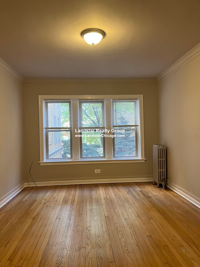 Building Photo - 4263 W Addison St