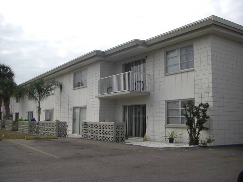 Sun Gardens Apartments in City, FL