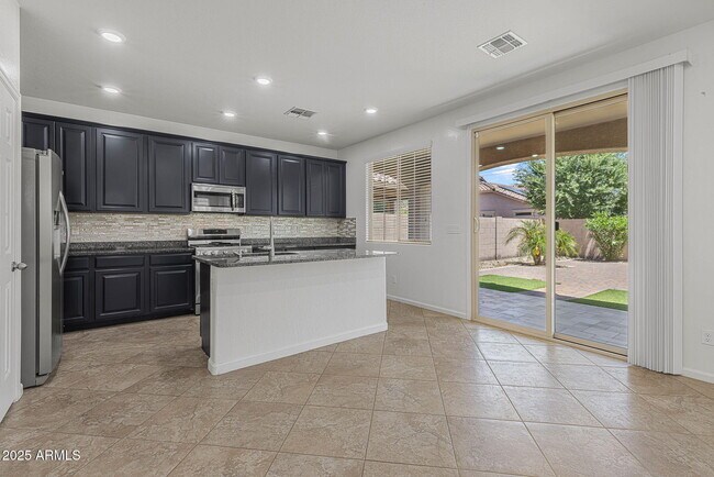 Foto del edificio - 3263 S Miller Dr