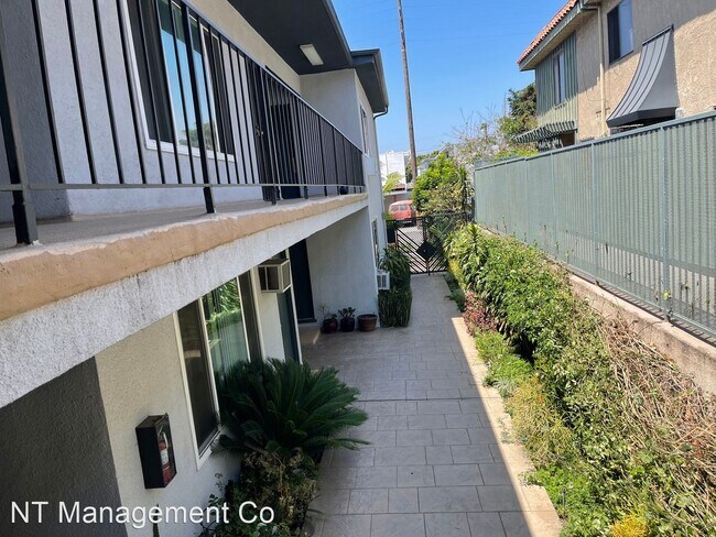 Foto del edificio - 2 br, 2 bath Apartment - 12618 Pacific Ave...