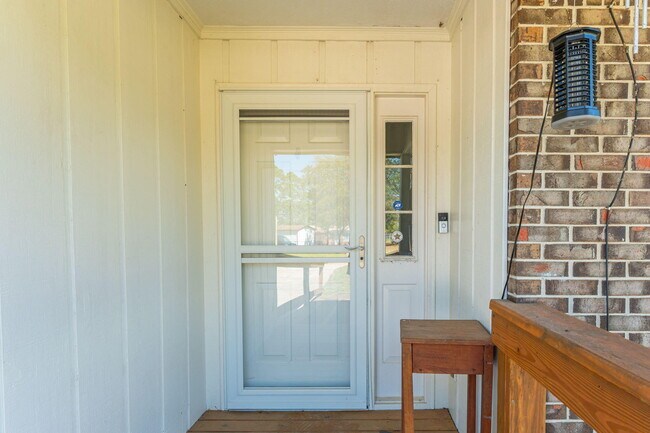 Foto del edificio - 852 Twin Lakes Dr