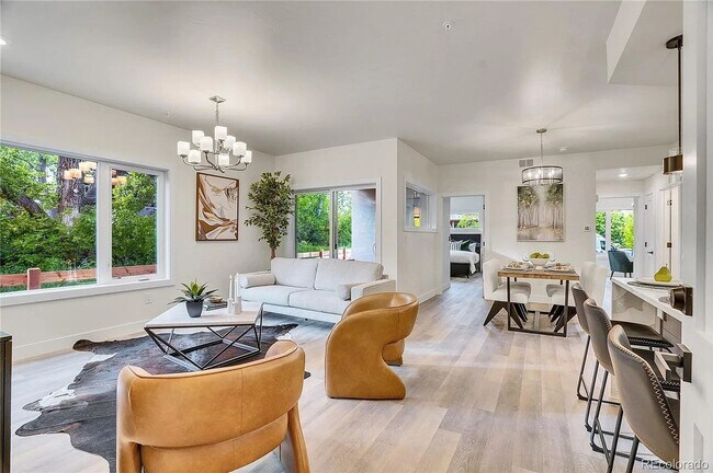 Building Photo - Luxury 2Bd/2Ba Corner Condo in Louisville