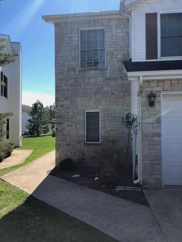 Primary Photo - 2624 E Olson Dr
