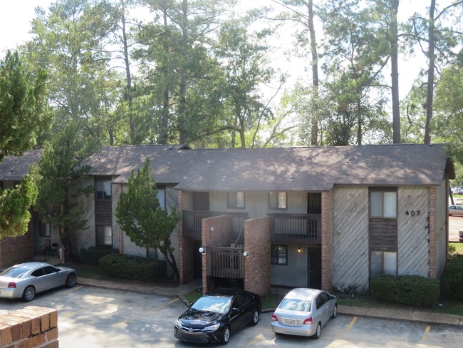 Building Photo - 407-411 Pendleton Pl