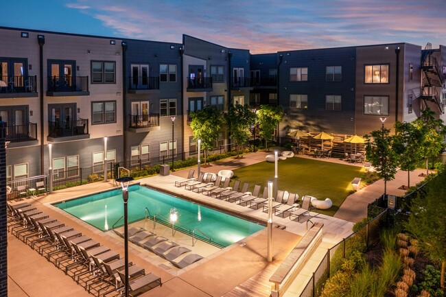 Piscina estilo centro turístico y terraza con Wi-Fi - Bexley Silo Bend