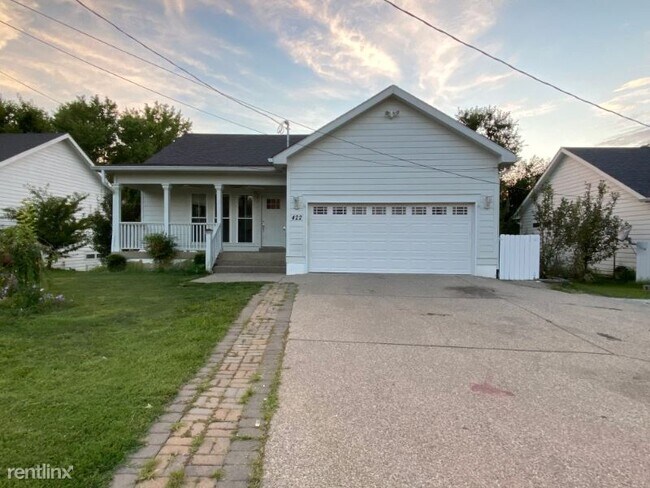 Building Photo - 4 br, 3 bath House - 422 N FIRST