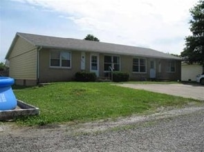 Primary Photo - 2465-2489 Easton Ln