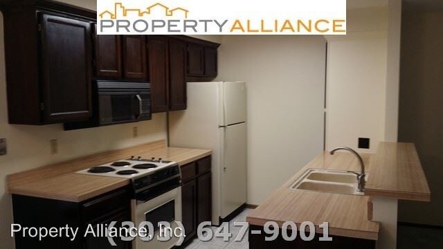 Building Photo - 2 br, 1 bath House - 2029 Hannibal Street #F
