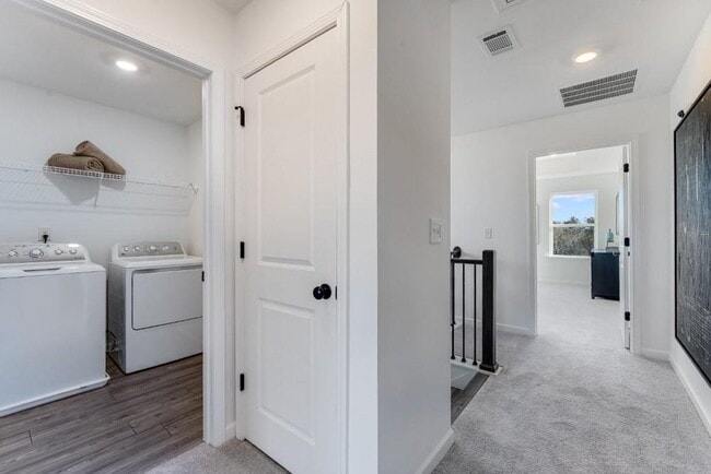 Foto del edificio - 3276 Durston Ct