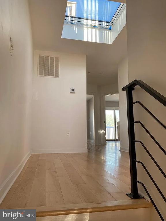 Foto del edificio - 1361 Newton St NW