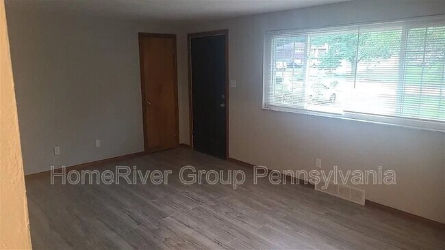 Foto del edificio - 215 Boston Hollow Rd