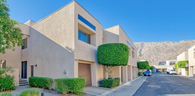 Building Photo - 867 Village Square N