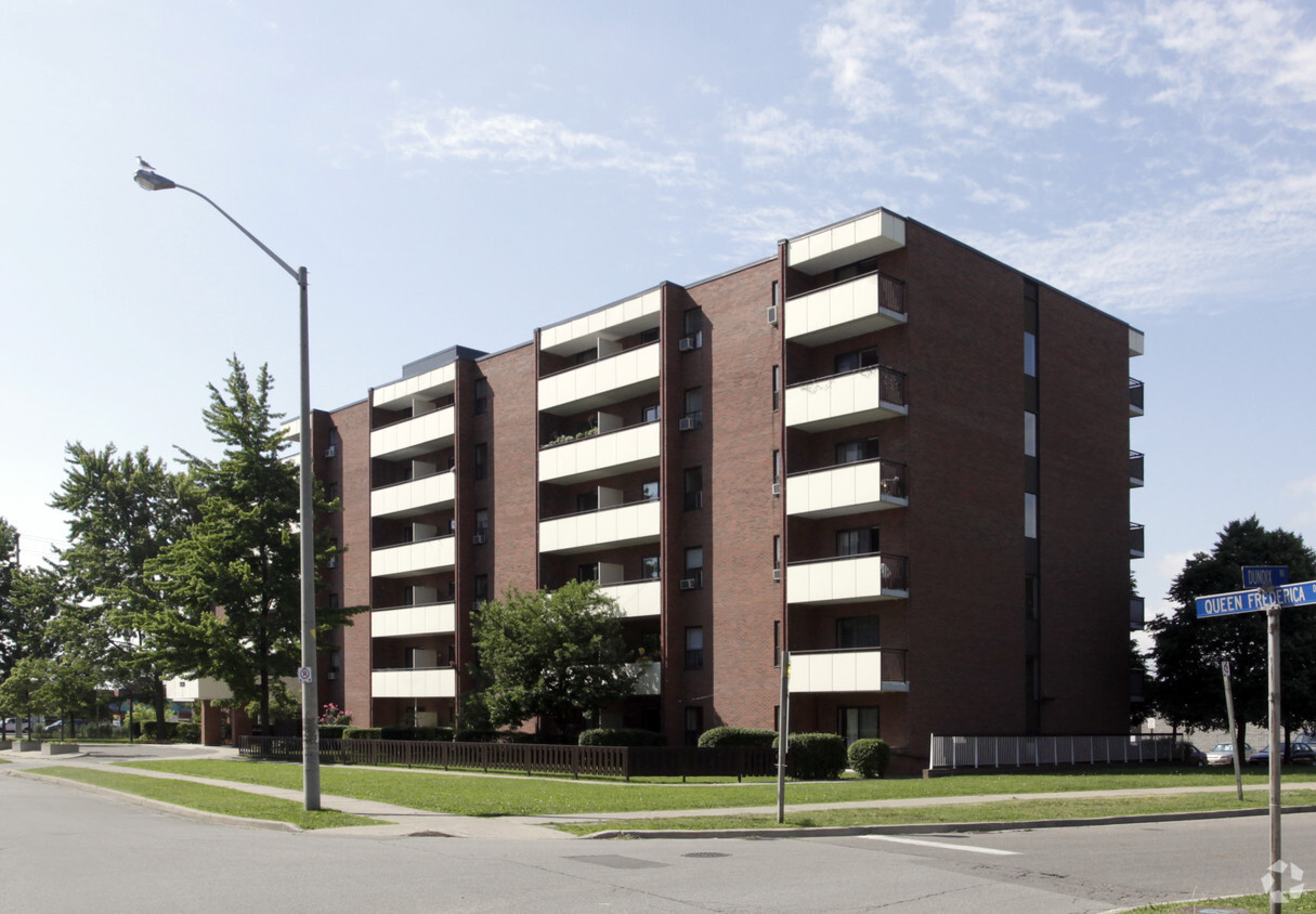 Primary Photo - 3020 Queen Frederica Dr
