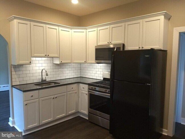 Foto del edificio - 115 N Main St