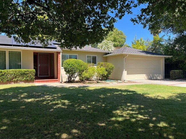 Foto del edificio - Los Gatos Living Just Minutes from Downtown & New Whole Foods