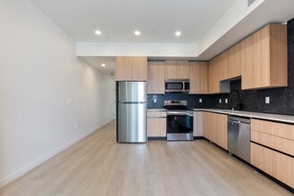 Building Photo - 1124 Normandie Ave