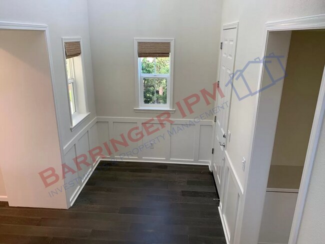 Foto del edificio - House is occupied *DO NOT DISTURB TENANTS* Call office with any questions