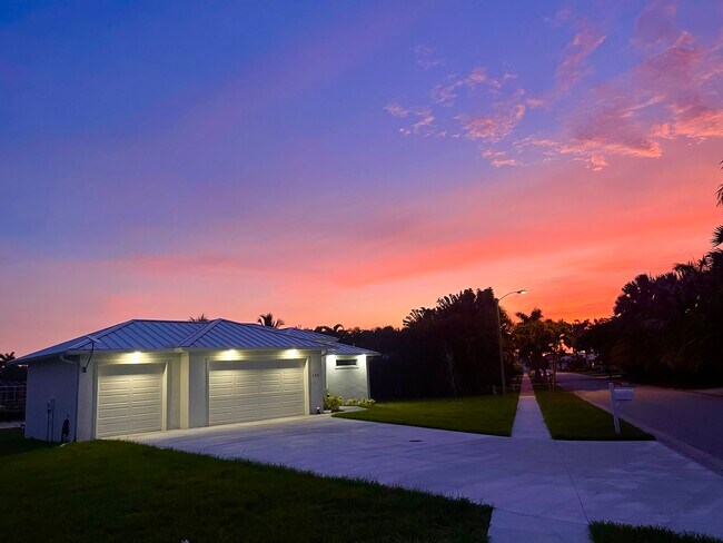 Building Photo - 190 Sunset Cay