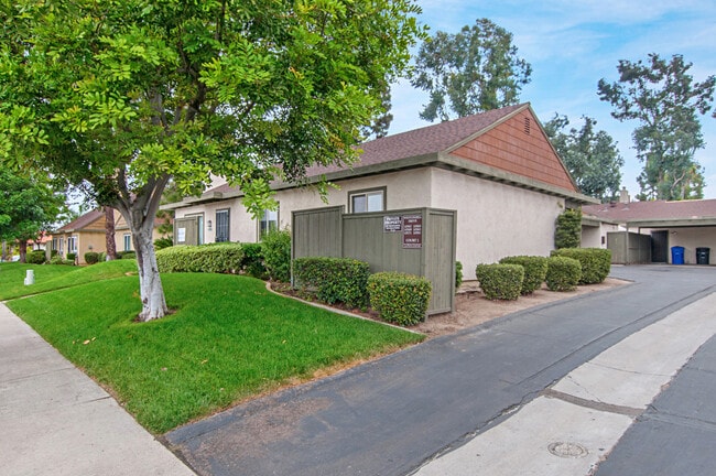 Foto del edificio - 3 Bedroom, 2 Bath 1374sf Detached condo in Mesa Village 92126.