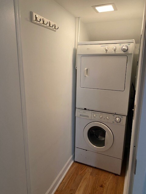 Laundry in unit - 1395 Normandy Dr NE