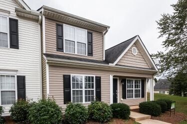 Building Photo - 4200 Youngstown Dr