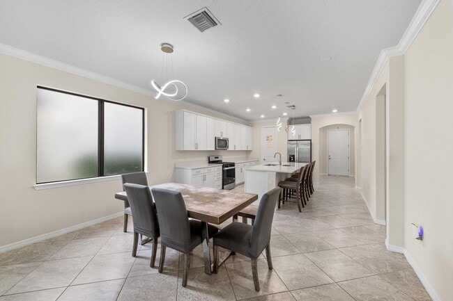 Building Photo - 4762 Roldan Ct