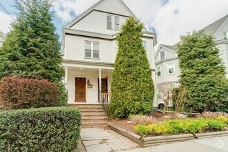 Building Photo - 36 Hewlett St