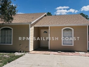 Building Photo - 519 Carambola Ave