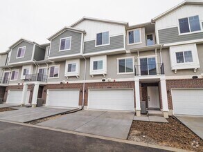 Building Photo - 4208 W Coral Pink Ct