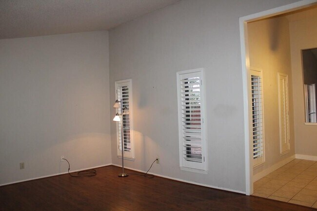 Foto del edificio - 2812 Lemmontree Ln