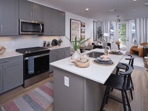 Building Photo - Eden at Lakeview