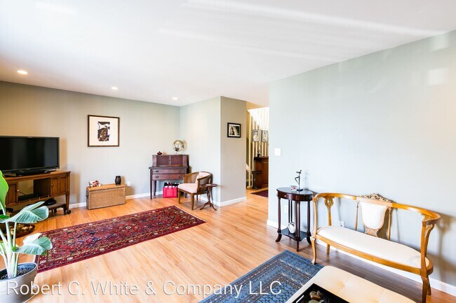 Building Photo - 3 br, 2.5 bath House - 22 Glenview Drive